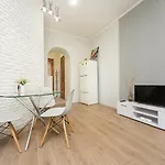 Zhukovskogo 17