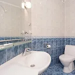 Zhukovskogo 17 *