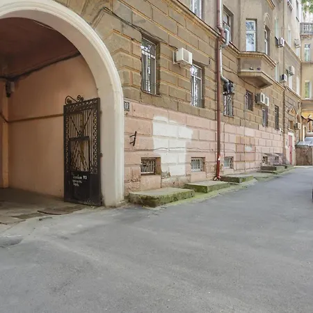 Apartment Zhukovskogo 17